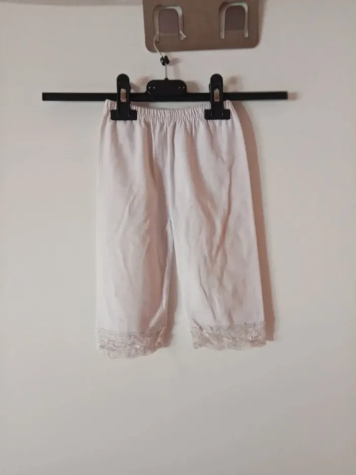 Joli legging blanc. 2 ans