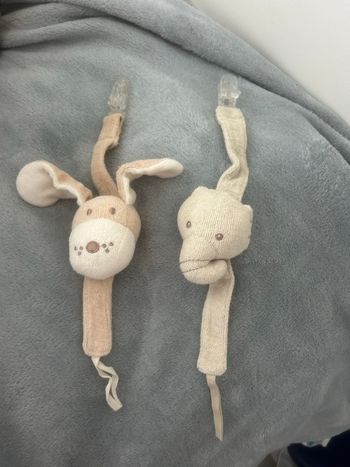 Lot de deux Attaches tétine avec peluche 
