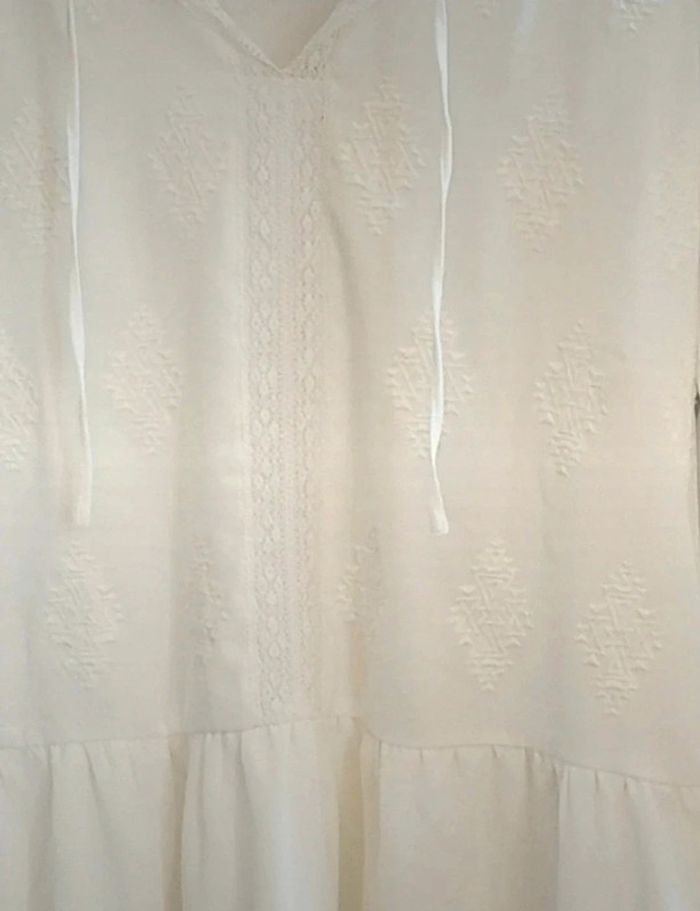 Robe fluide brodée doublée – 3 Suisses – Taille 40 - photo numéro 3