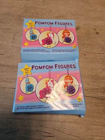 1 bricolage de création de 3 figurines à pompom, neuve et complète