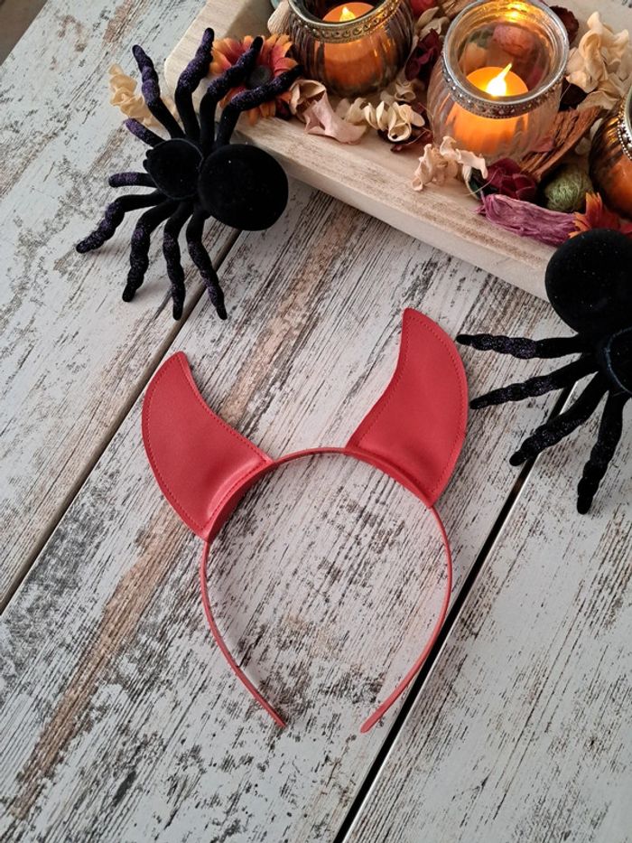 Déguisement diable rouge avec corne - photo numéro 2