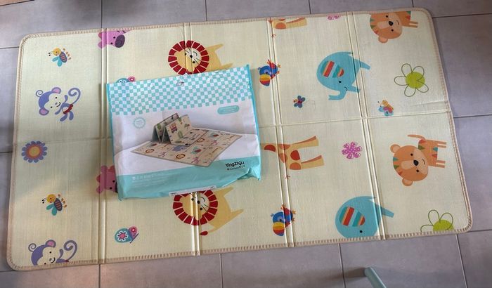 Tapis de sol pliable tout neuf - photo numéro 1