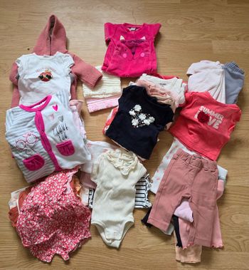 Lot vêtements fille 1 mois