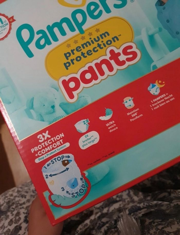 Couches pampers pants taille 6 - photo numéro 3