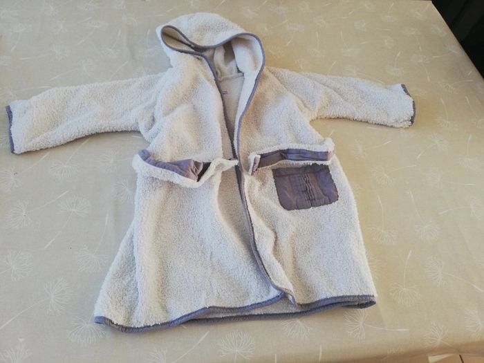 Peignoir de bain avec capuche blanc dpam 3/4 ans