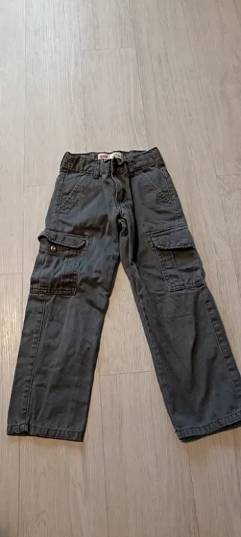 Pantalon Levis taille 5-6 ans