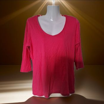 Beau t-shirt manches 3/4 à col large