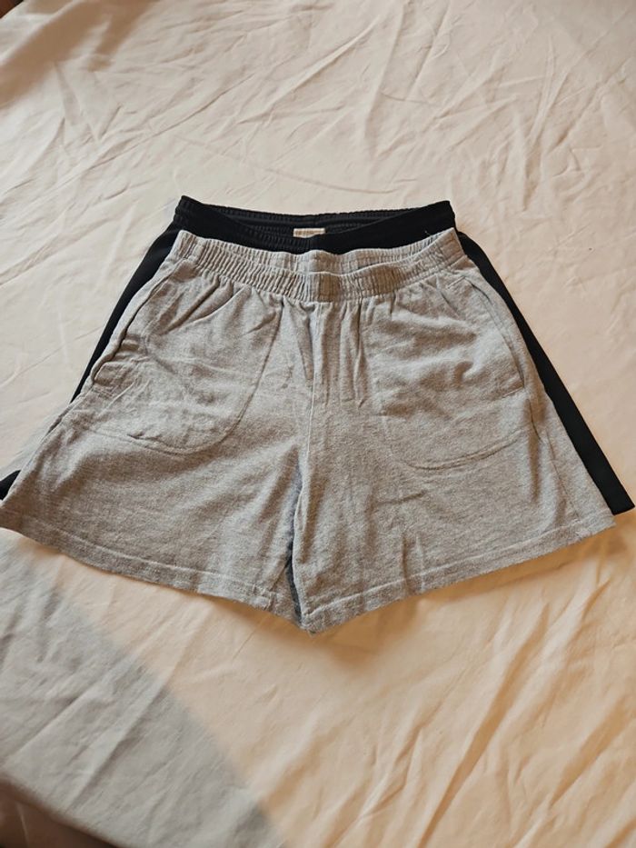 Lot 2 shorts decathlon 10 ans