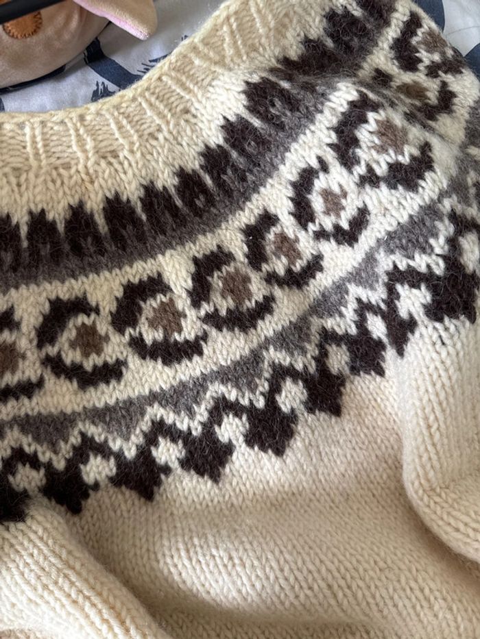 Pull en laine taille S - photo numéro 3