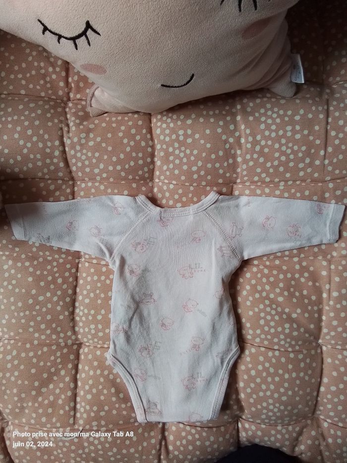 Lot de 4 vêtements naissance - photo numéro 2