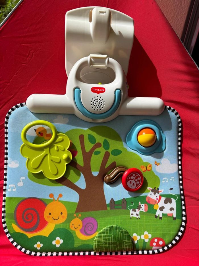 Tableau d’activité et veilleuse tiny love