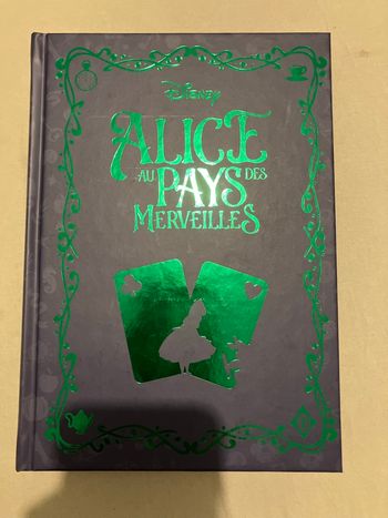 Livre Disney « Alice au Pays des Merveilles »