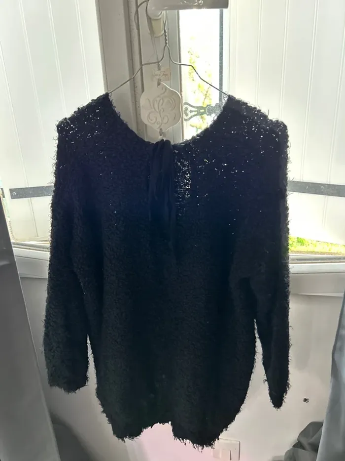 Pull noir - photo numéro 2