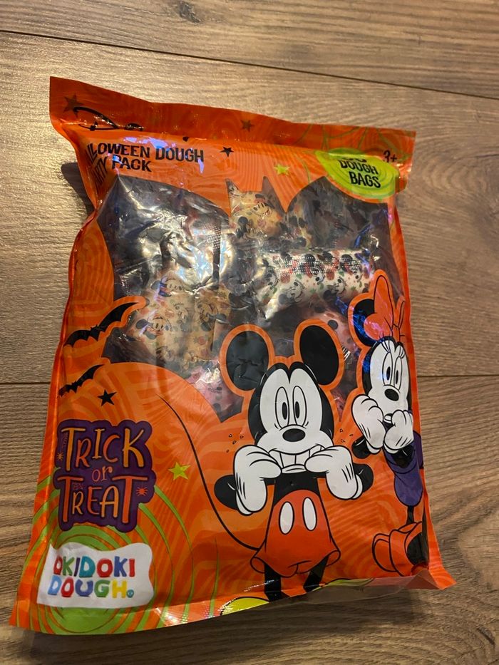 Lot Figurine bébé fraise + pâte à modeler Minnie - photo numéro 3