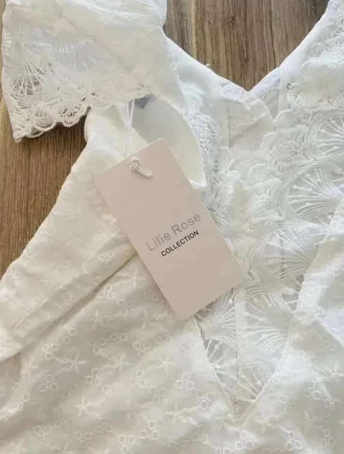 Belle blouse blanche dos nu V taille 38/40 - photo numéro 7