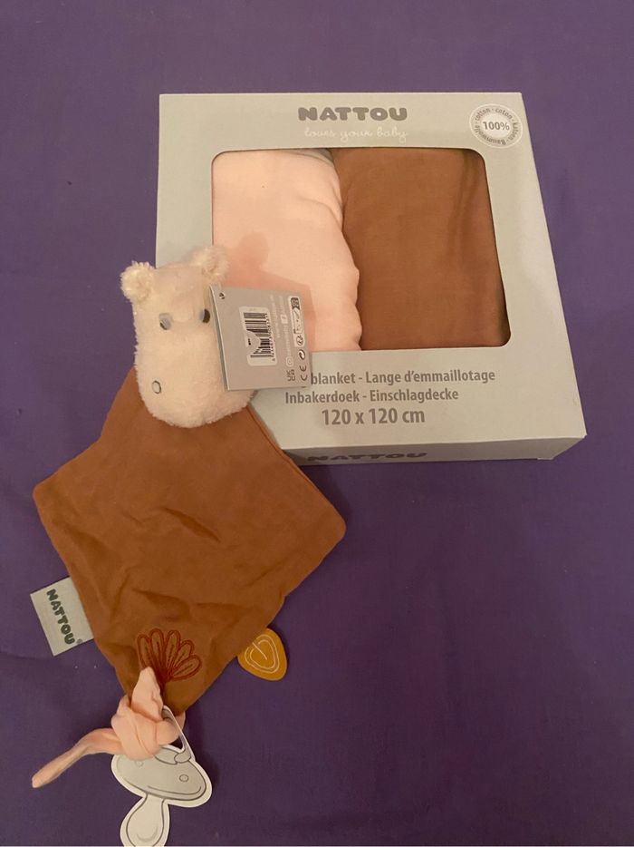 Doudou et lange d emmaillotage