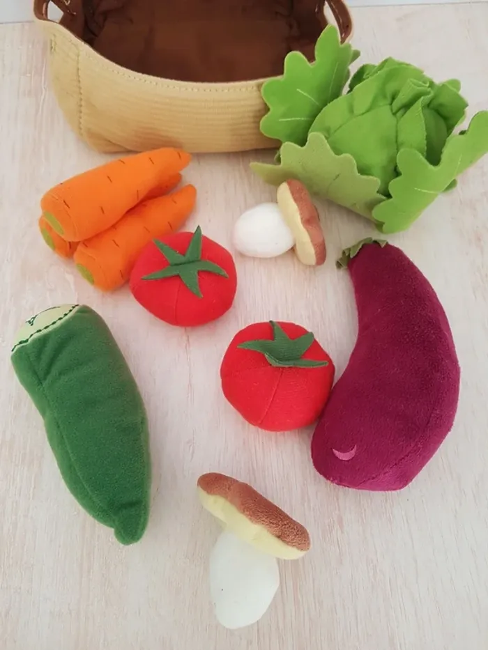 Panier en tissu et lot de légumes du potager - photo numéro 3