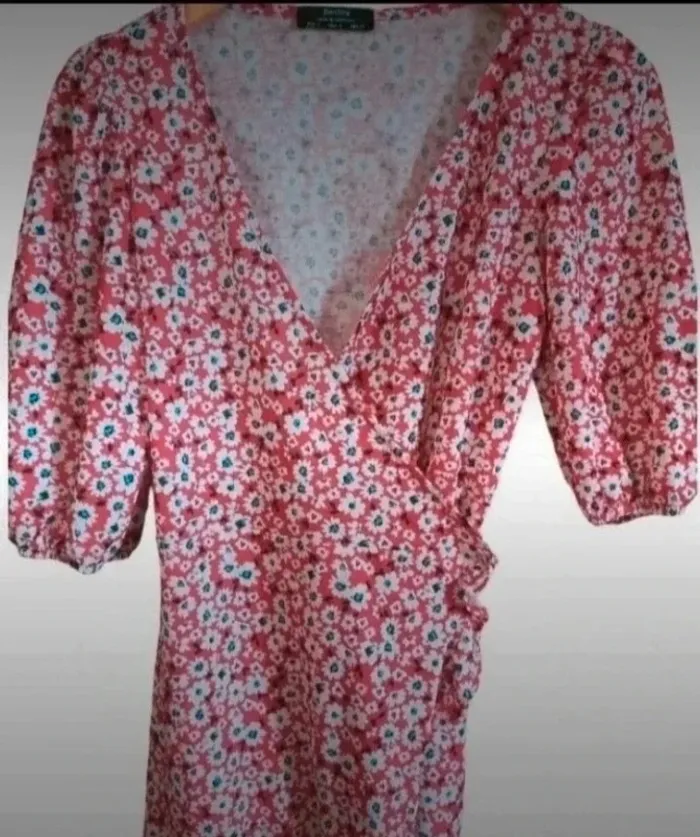 Robe imprimé fleurs ajustable taille s bershka - photo numéro 2