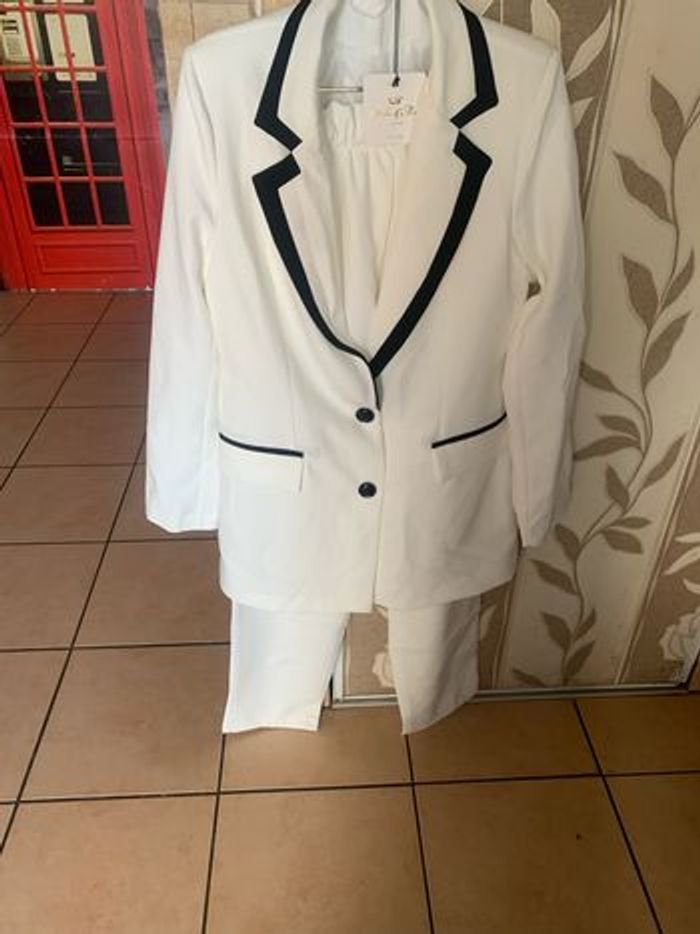 Tailleur femme coustume - photo numéro 3