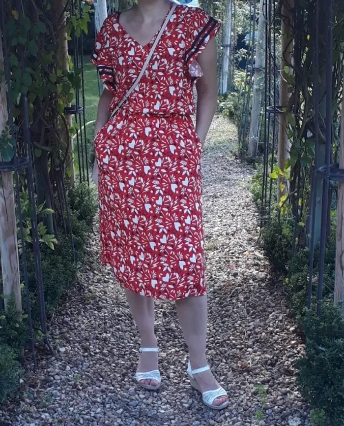 Robe rouge coeur blune