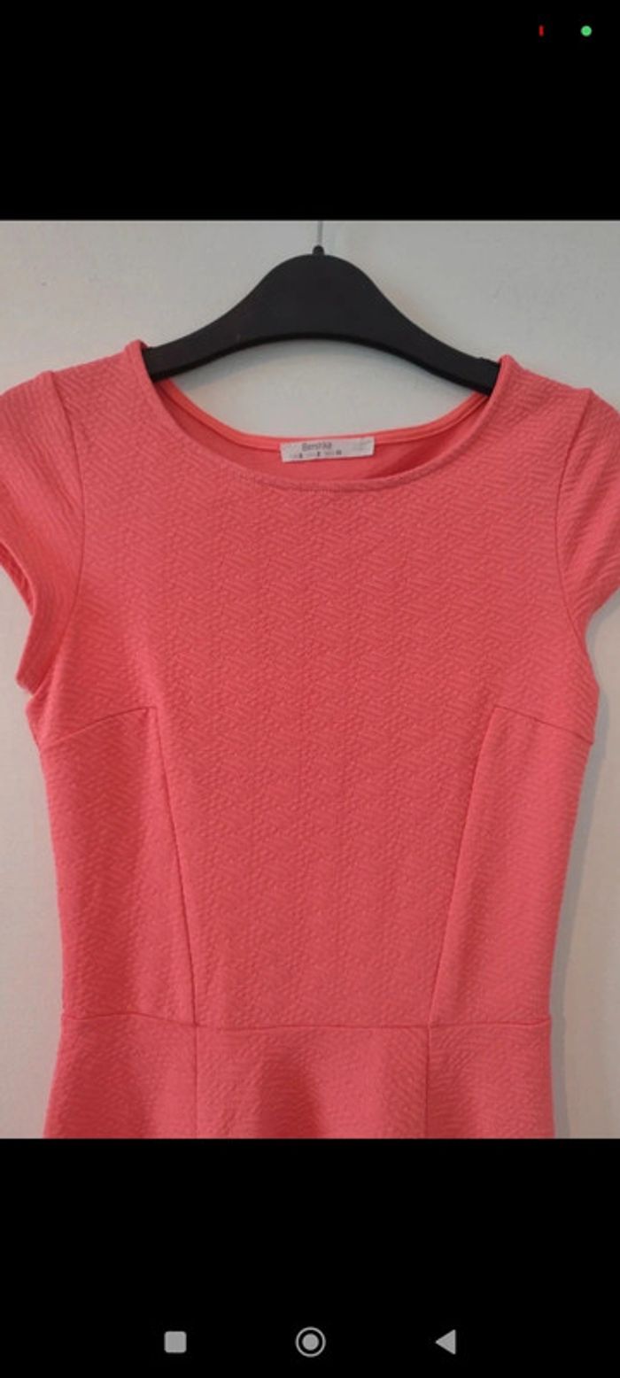 Robe rose ceintrée et evasée taille S Bershka - photo numéro 4