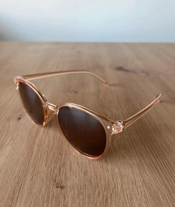 Lunettes de soleil femmes neuves