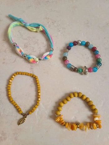 Lot de bracelets