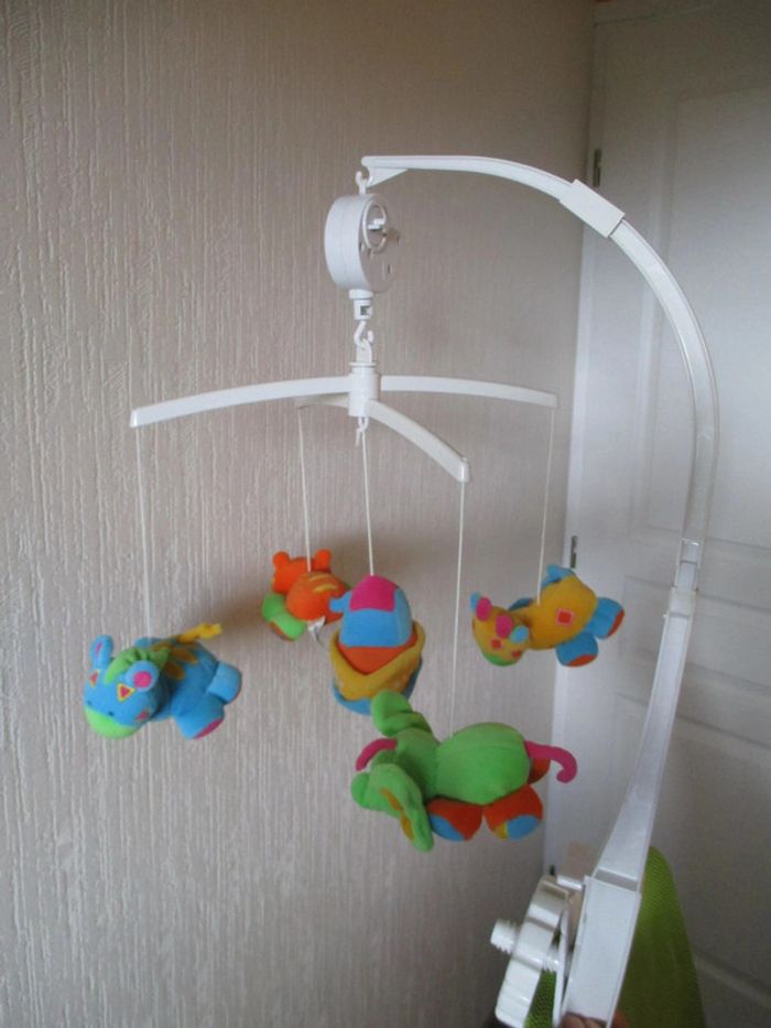 mobilier de lit thème jungle