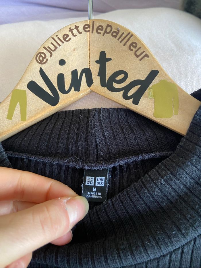 Tee-shirt manches longues côtelé noir – Uniqlo – Taille M – Très bon état - photo numéro 3