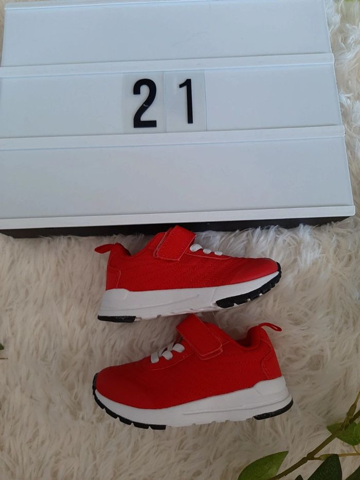 Baskets rouges - photo numéro 2