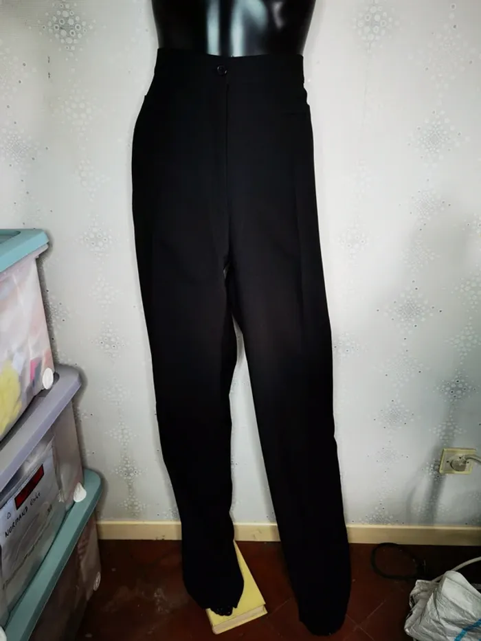 D4437 - pantalon femme taille 48