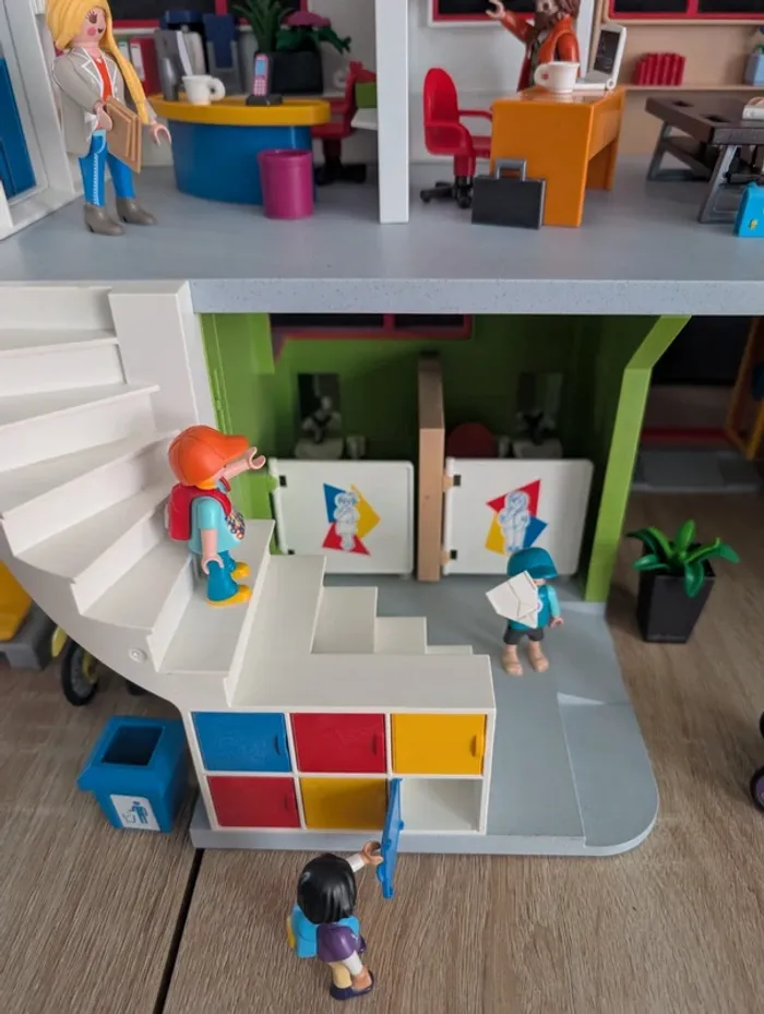 École aménagé playmobil - photo numéro 3