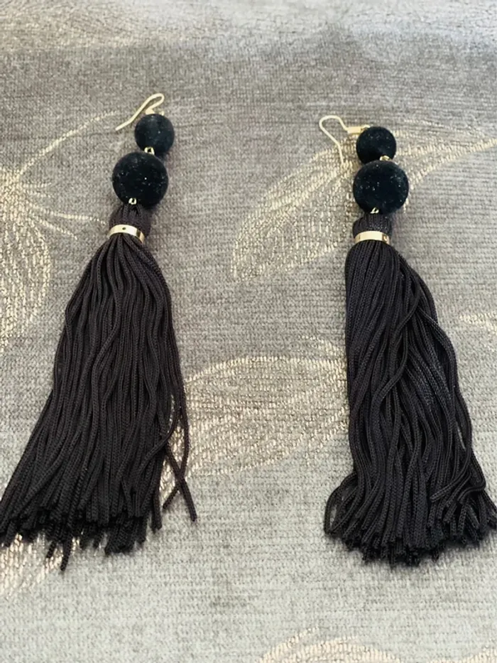 Boucles d’oreilles pompons et boules - photo numéro 2