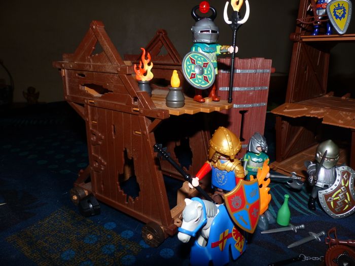 LOT PLAYMOBILS MERCENAIRES ET DECOR ETC - photo numéro 2