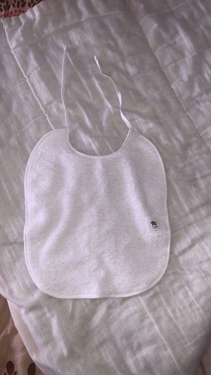 Bavoir blanc bébé