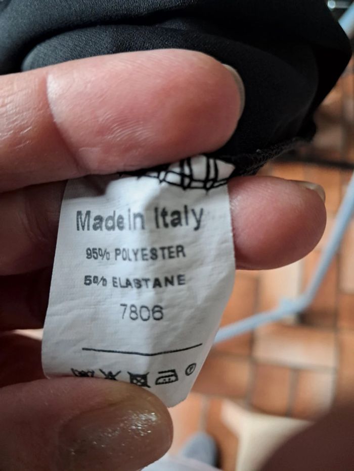 Ravissant haut / Top noir, décolleté en V devant et au dos - T40/42 - made in italy - photo numéro 3