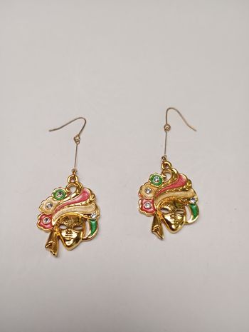 Boucles d'oreille masque doré