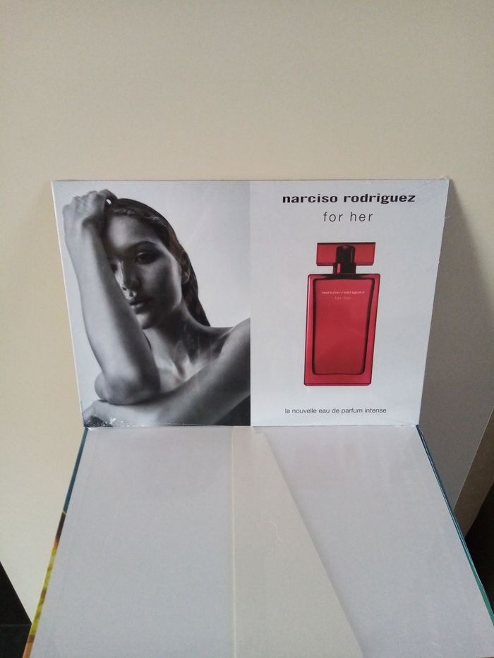 Affiche publicitaire (Narciso Rodriguez) - photo numéro 3