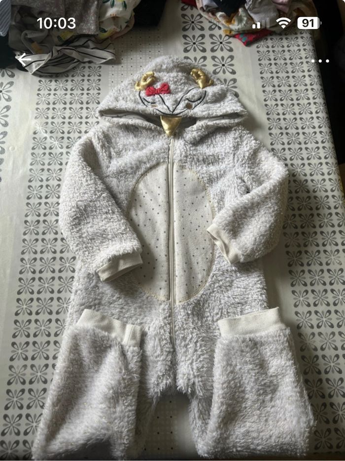 Sur pyjama  licorne