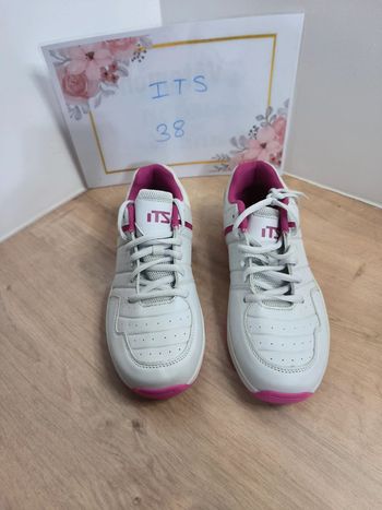 Basket rose blanche T38 neuve