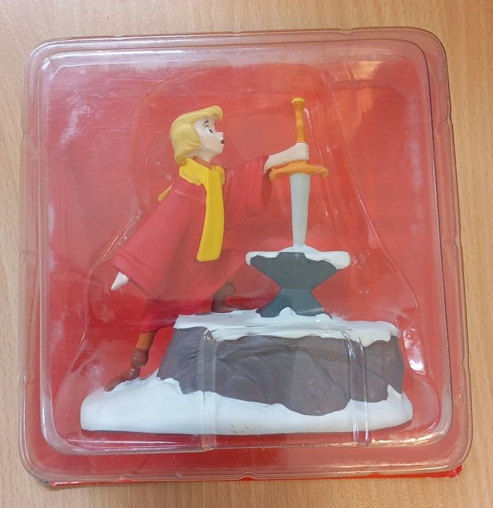 Figurine Arthur et Excalibur Hachette NEUVE - photo numéro 2