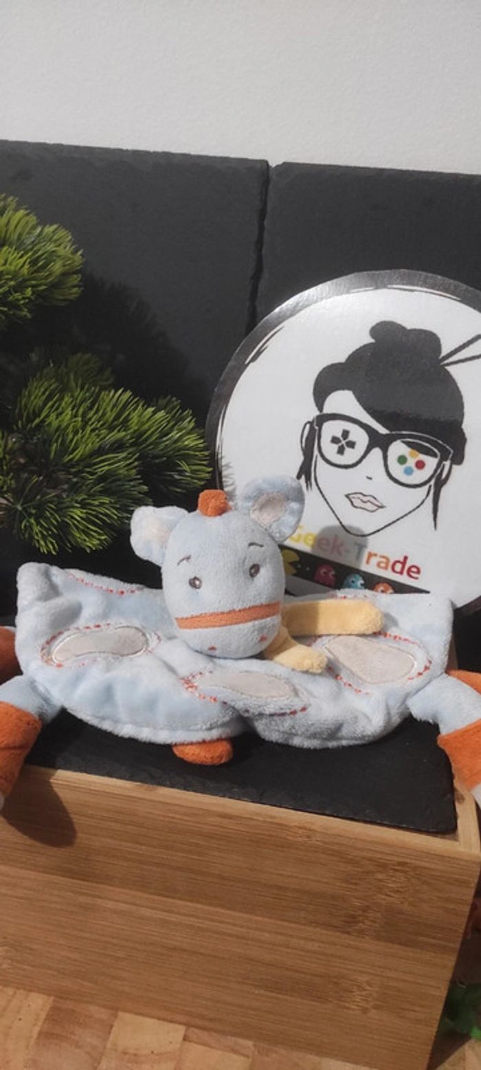 Kimbaloo Doudou Cheval Plat Rond Bleu Orange Jaune écharpe tâche ovale Gris