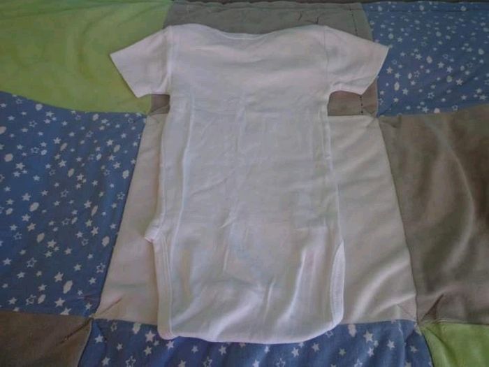 Lot bodies absorba 9 mois - photo numéro 7