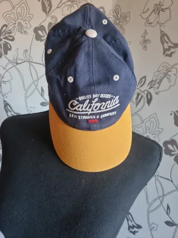 Casquette bleue Levis