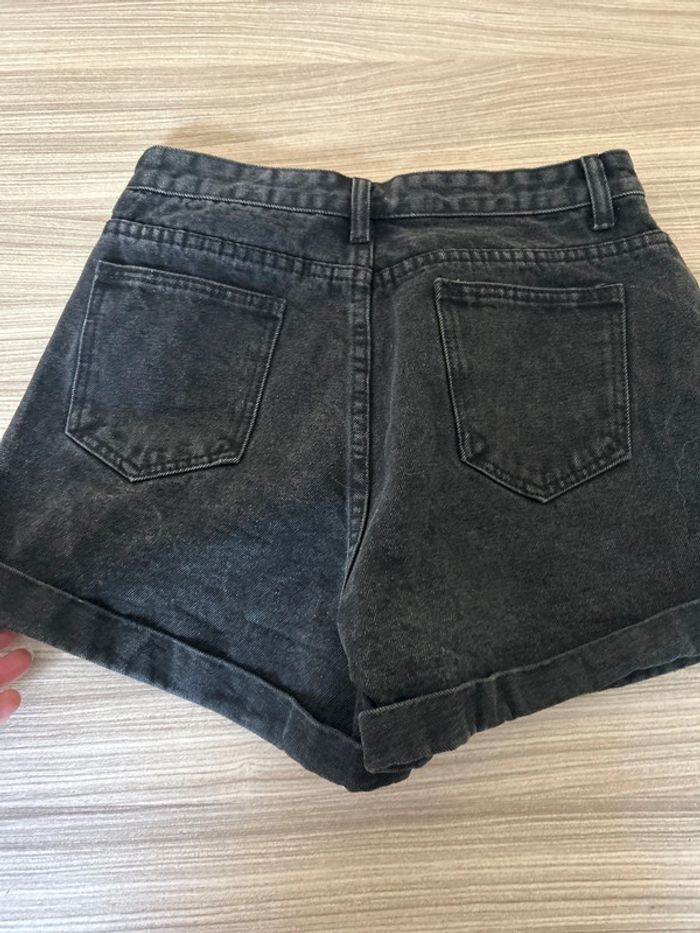 Short en jean SHEIN ( lire annonce ) - photo numéro 2