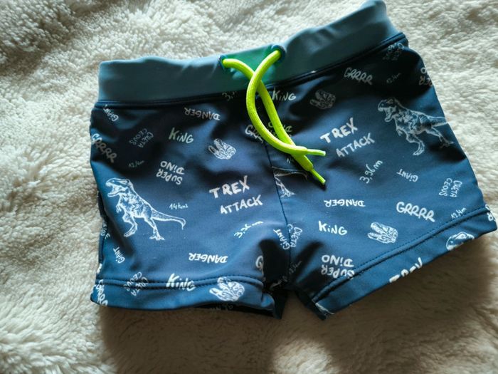Maillot de bain dinausores 3 ans - photo numéro 2