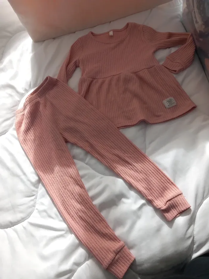 Ensemble maille côtelé taille 120