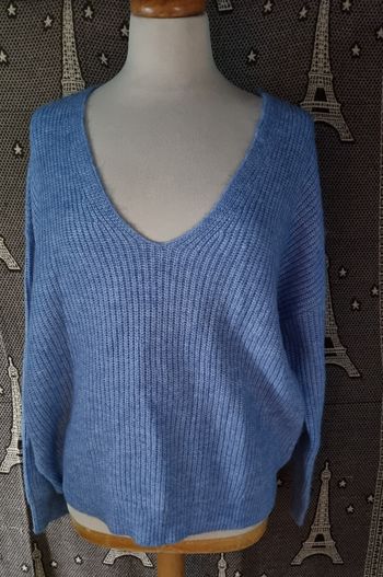 Pull col V style tricot taille L