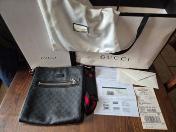Sacoche GUCCI supreme GG