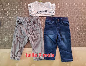 Lot de 2 jeans orchestra taille 9 mois je donne le tee shirt car petite tâche